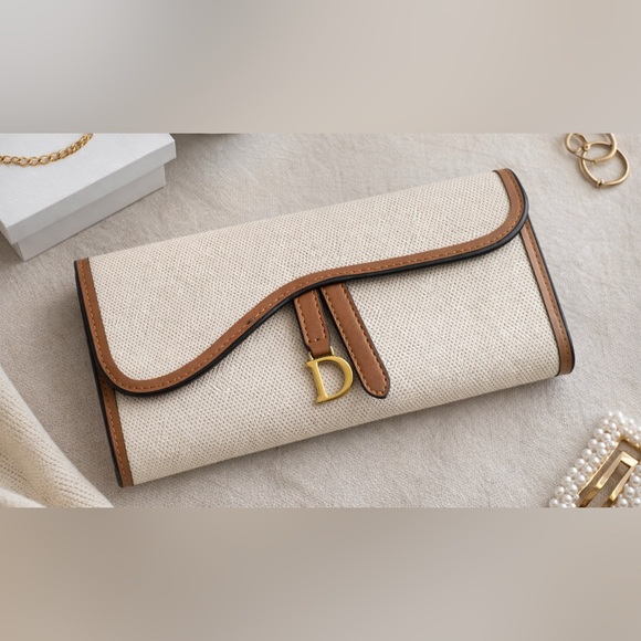 Handbags - NEW $68 Delano Raffia Fabric Wallet Elegant Cream and Brown Women's Wallet